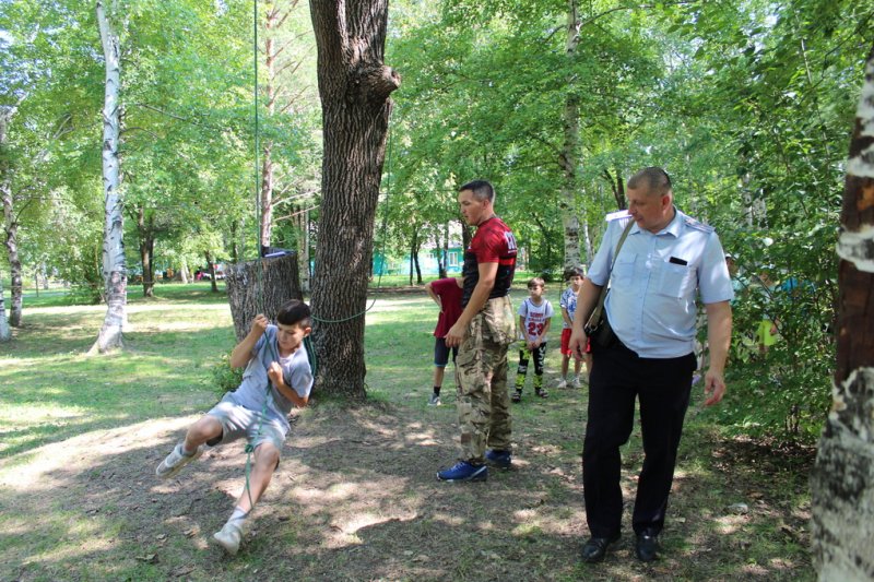 В Спасске-Дальнем Приморского края полицейские провели эстафету «Зарница» для воспитанников детского оздоровительного лагеря В Спасске-Дальнем Приморского края полицейские провели эстафету «Зарница» для воспитанников детского оздоровительного лагеря