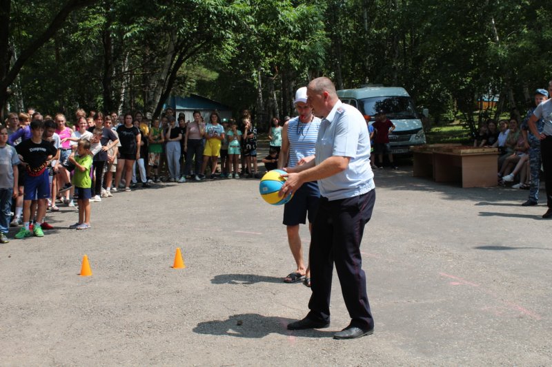 В Спасске-Дальнем Приморского края полицейские провели эстафету «Зарница» для воспитанников детского оздоровительного лагеря В Спасске-Дальнем Приморского края полицейские провели эстафету «Зарница» для воспитанников детского оздоровительного лагеря